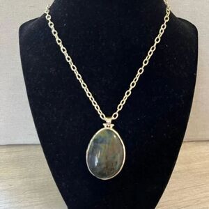 Stella & Dot Sanibel Pendant Necklace